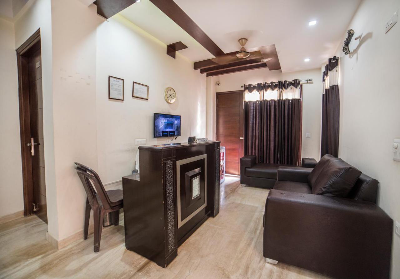 Fabhotel Mannat Residency Sec 52 غورغاون المظهر الخارجي الصورة