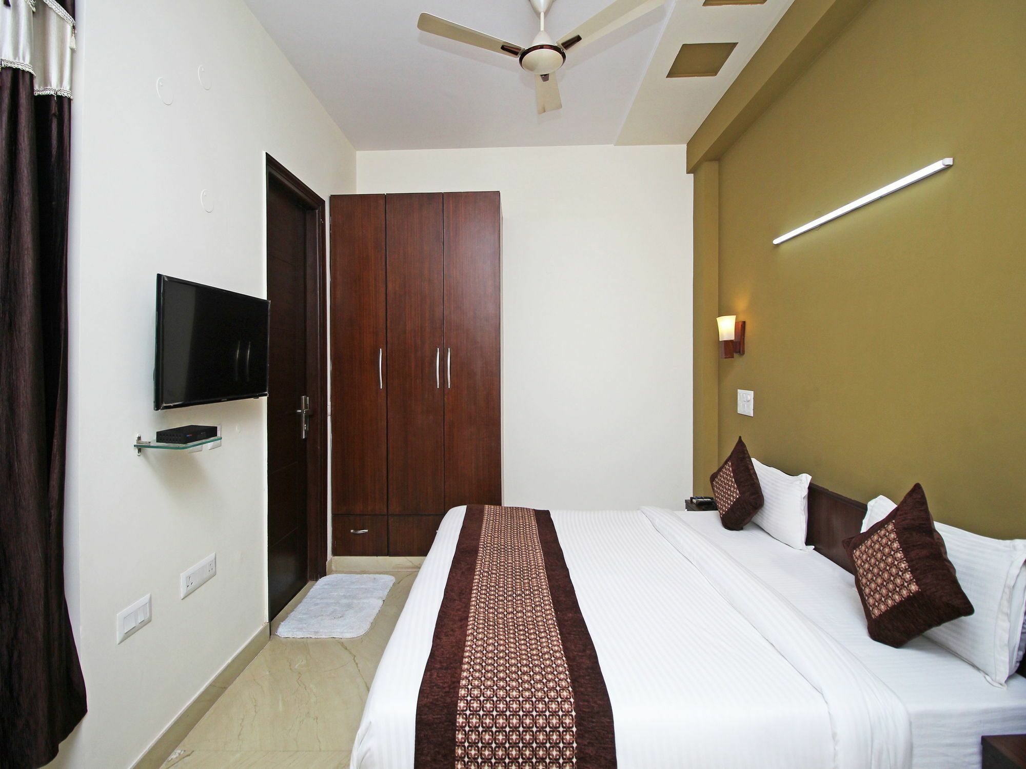 Fabhotel Mannat Residency Sec 52 غورغاون المظهر الخارجي الصورة