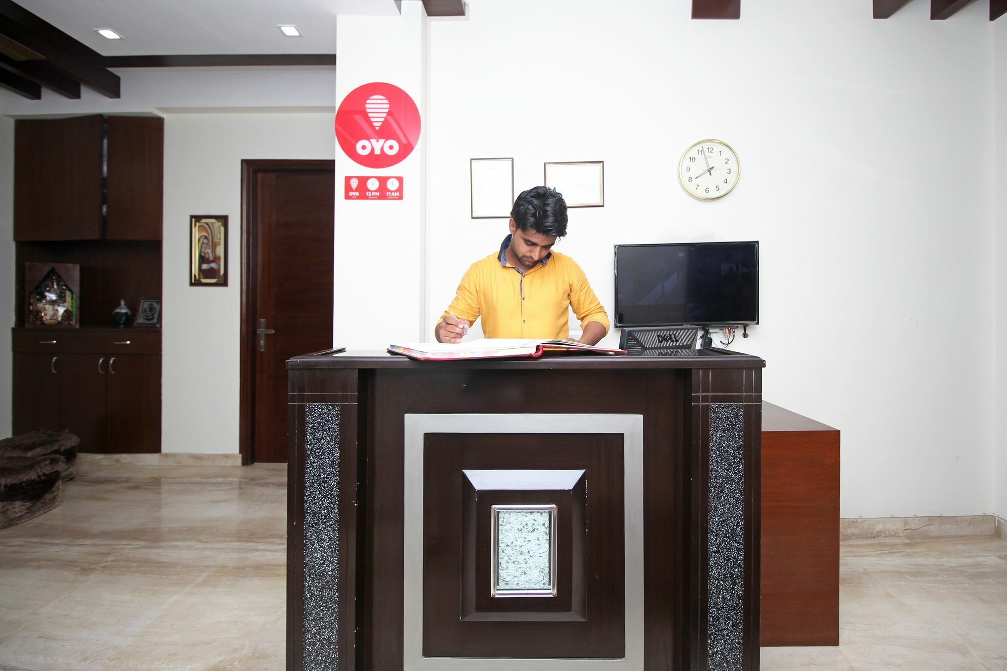 Fabhotel Mannat Residency Sec 52 غورغاون المظهر الخارجي الصورة